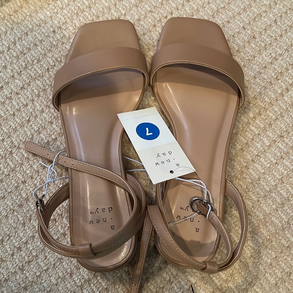 Delores sandals